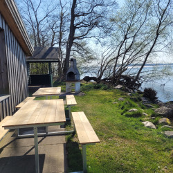 3 Terrasse vor dem Bootshaus mit Blick auf den Grossen Ploener See JFBS Koppelsberg v2